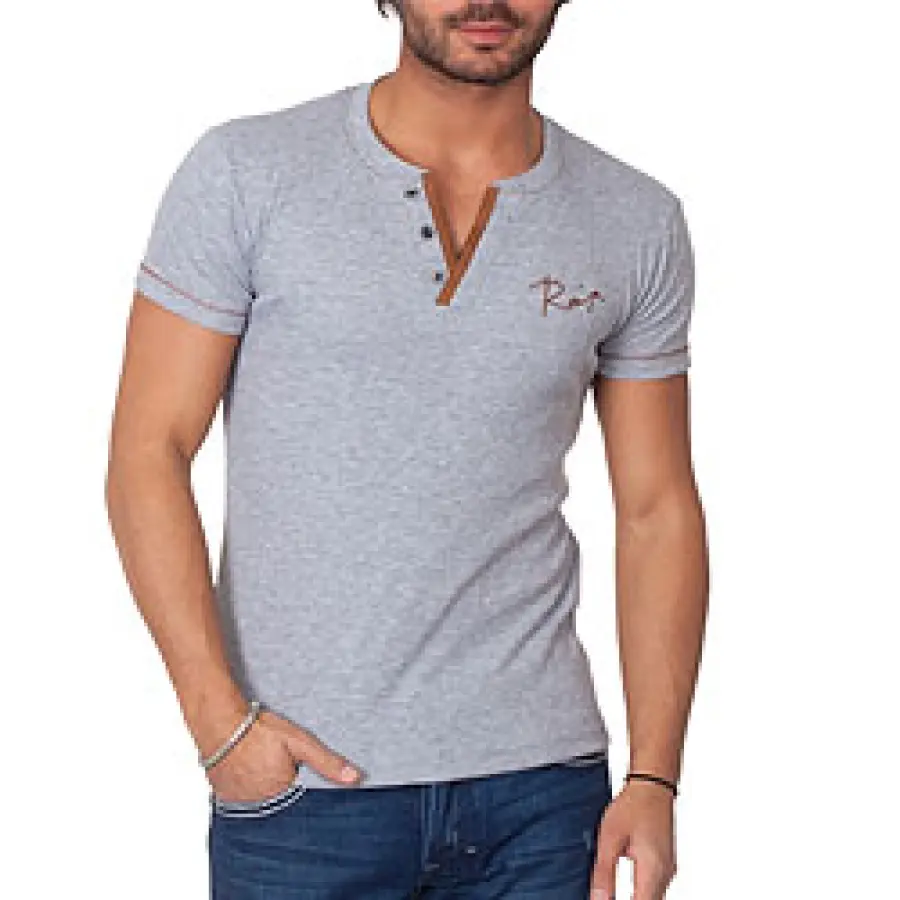 T-shirt coloratissime per un abbigliamento sportivo, occhio alle etichette