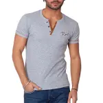 T-shirt coloratissime per un abbigliamento sportivo, occhio alle etichette