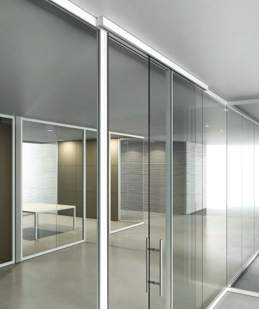 Pareti in vetro, per un ambiente elegante e di design 