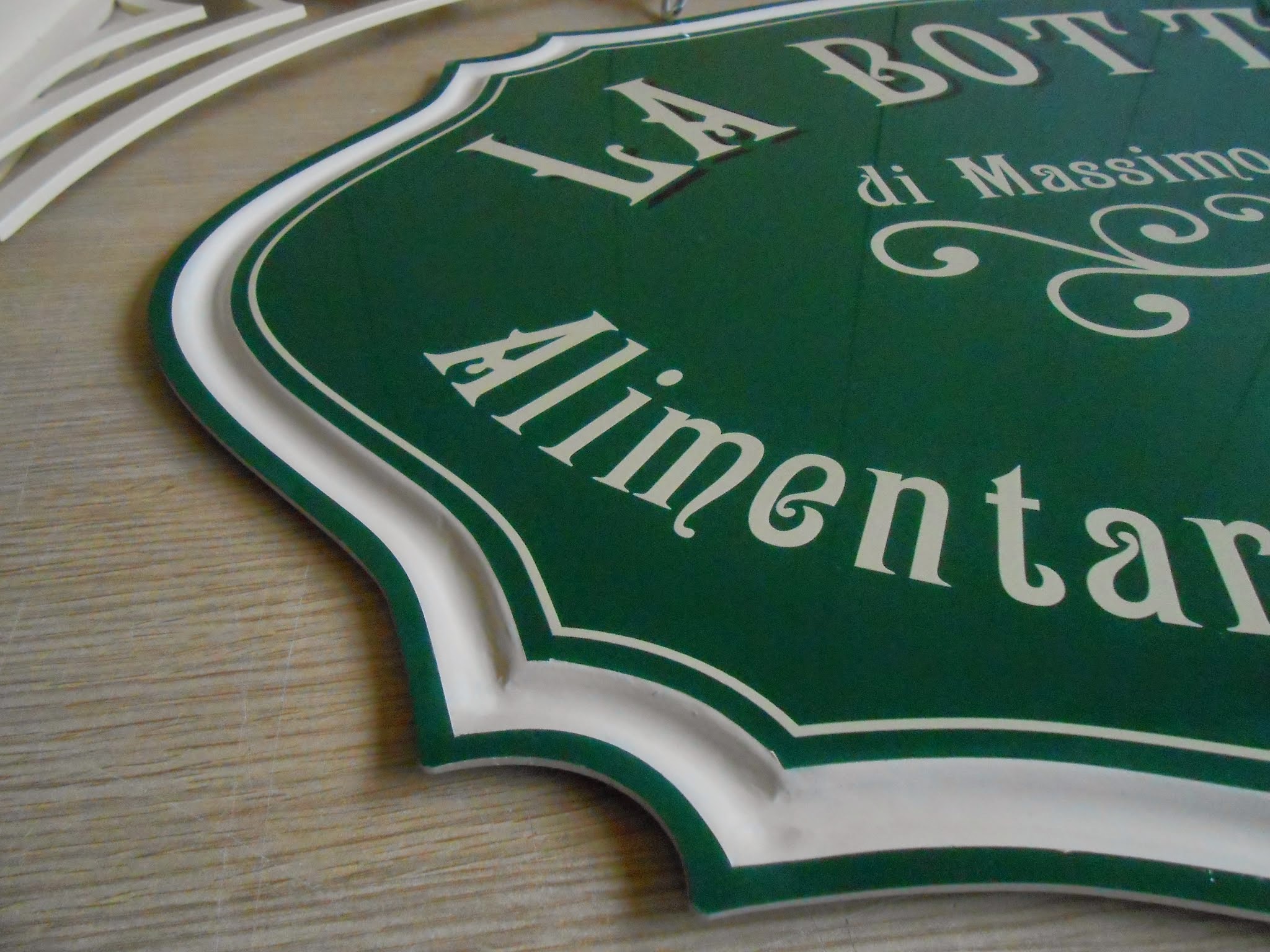 Insegne artistiche in lamiera smaltata